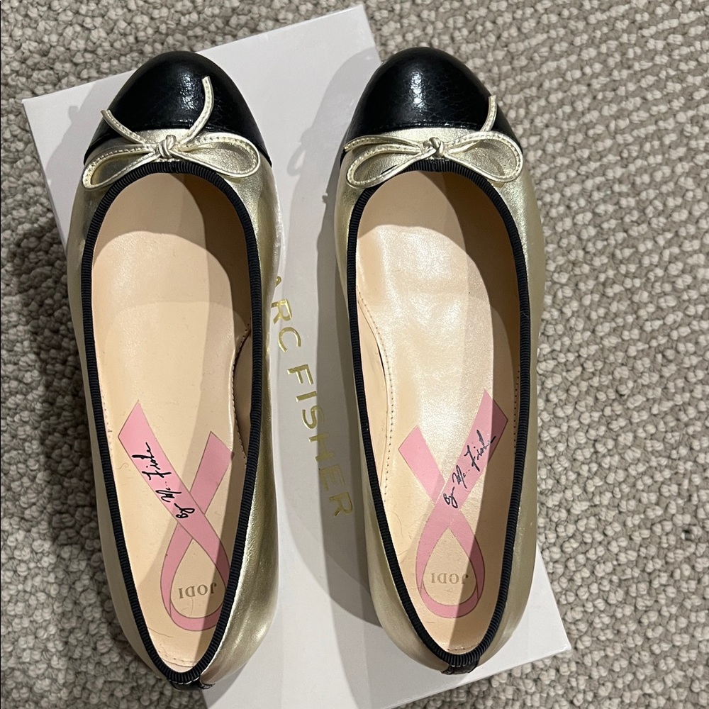Marc Fisher “Jodi” Black and Gold Leather ballet Flats